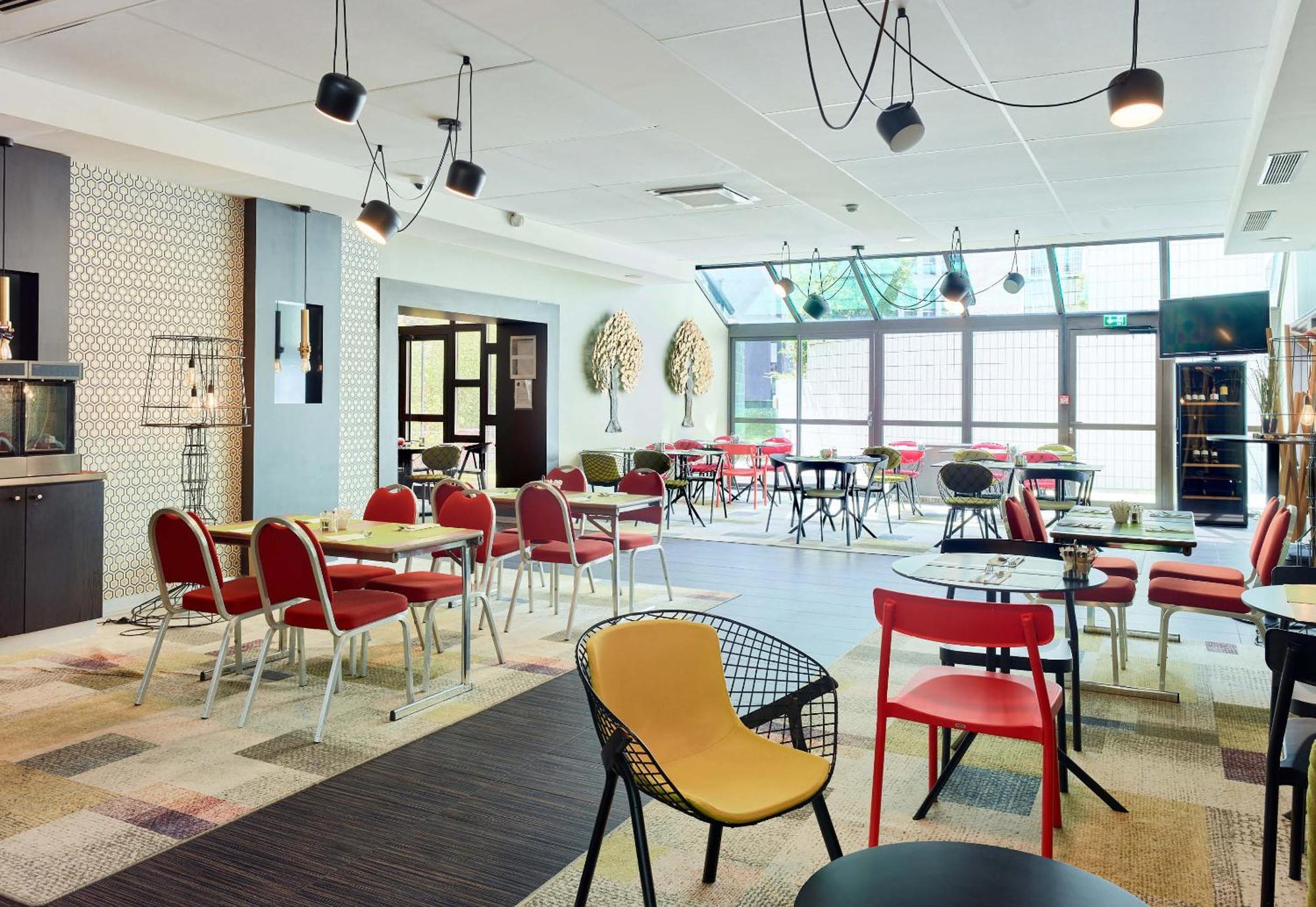 B&B Hotel Saint-Quentin-En-Yvelines Centre Gare 4 Etoiles Montigny-le-Bretonneux Exterior photo